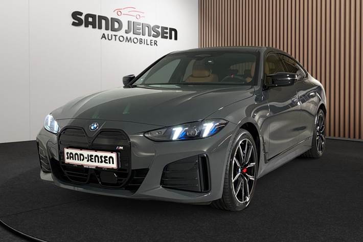 Grå BMW i4 fra 2026