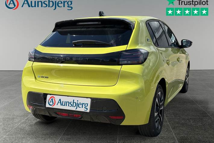 Grøn Peugeot e-208 fra 2026