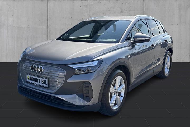 Grå Audi Q4 e-tron fra 2024 set udefra