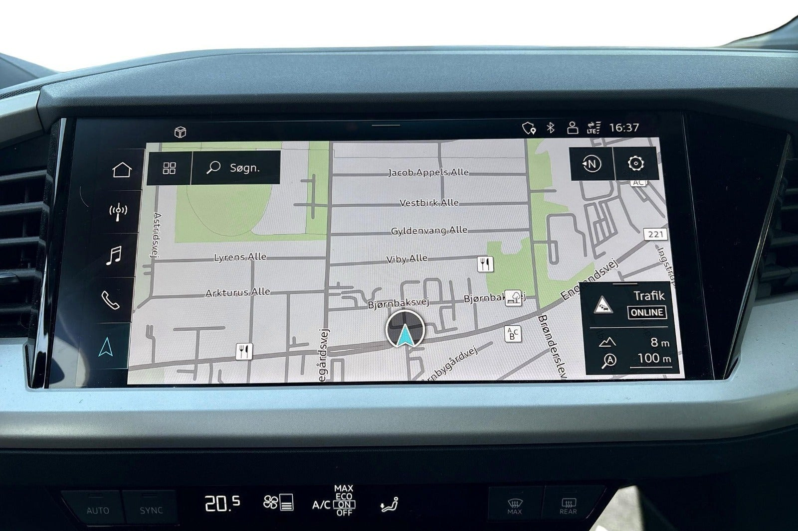 Grå Audi Q4 e-tron fra 2024
