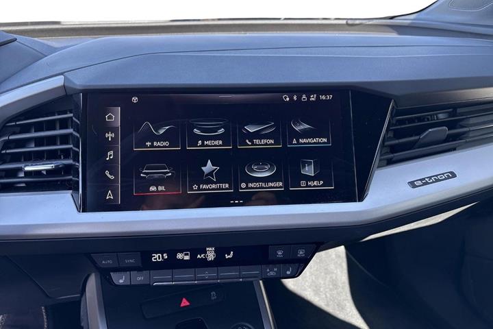 Grå Audi Q4 e-tron fra 2024