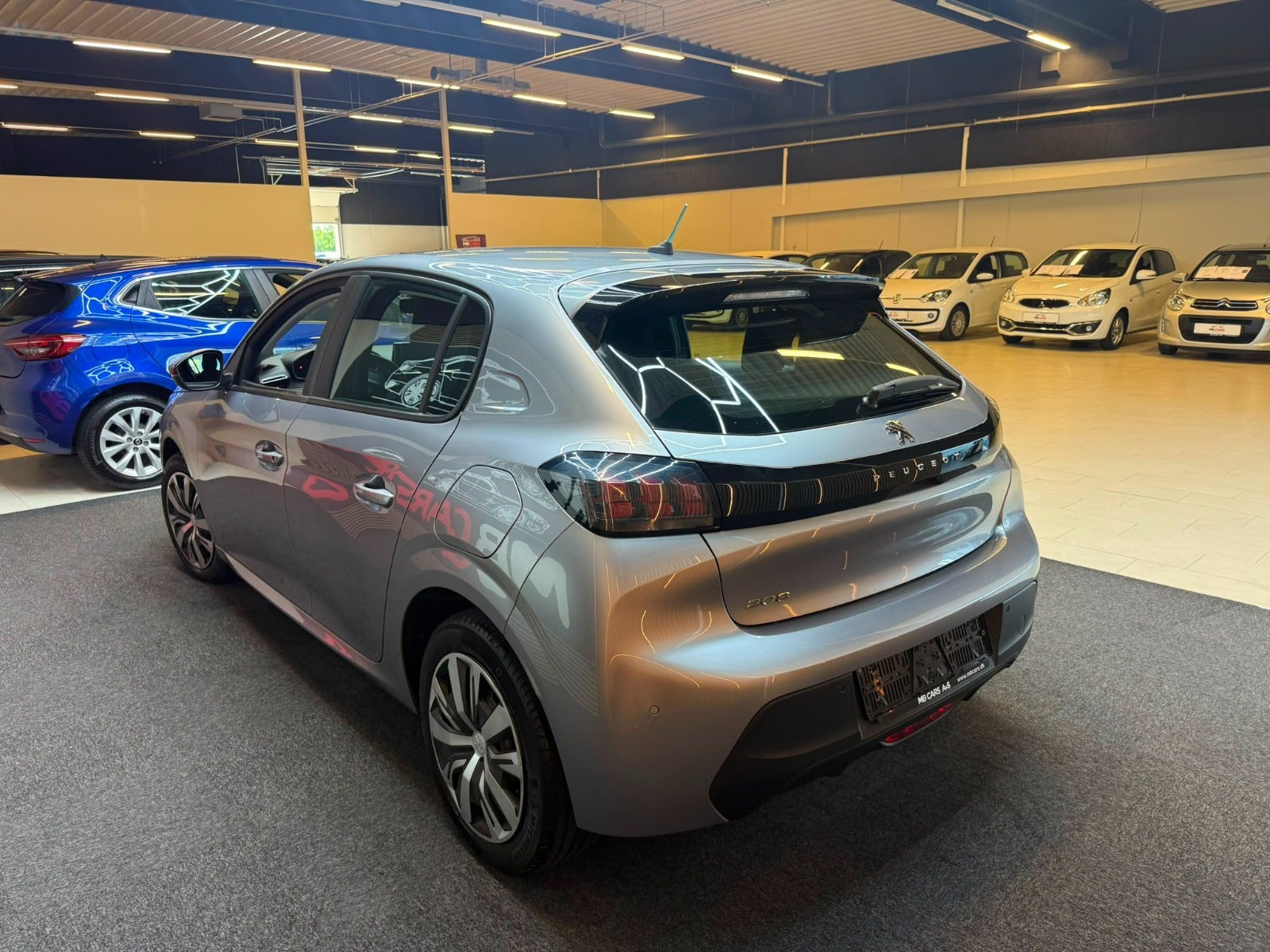 Sølv Peugeot 208 fra 2020
