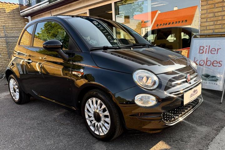 Sort Fiat 500 fra 2020 set udefra
