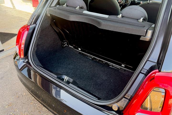 Sort Fiat 500 fra 2020