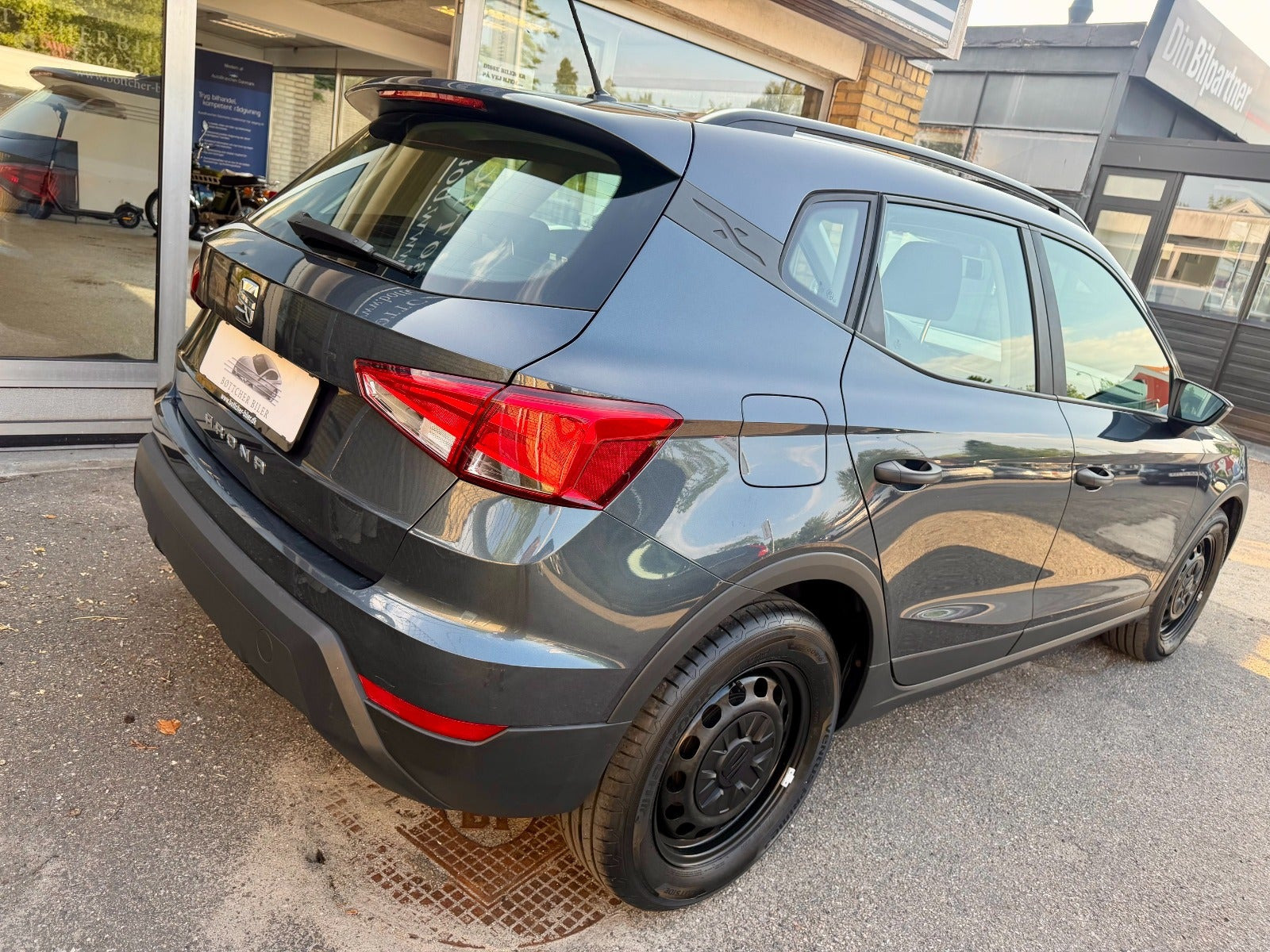 Grå Seat Arona fra 2020