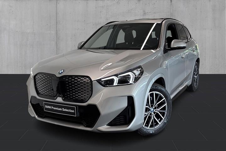 Sølv BMW iX1 fra 2024