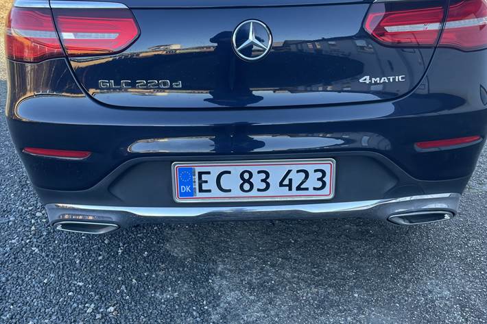Blå Mercedes GLC fra 2016