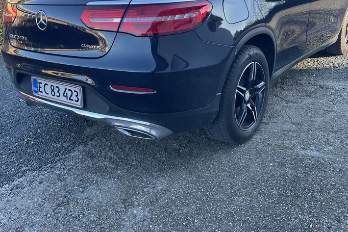 Blå Mercedes GLC fra 2016
