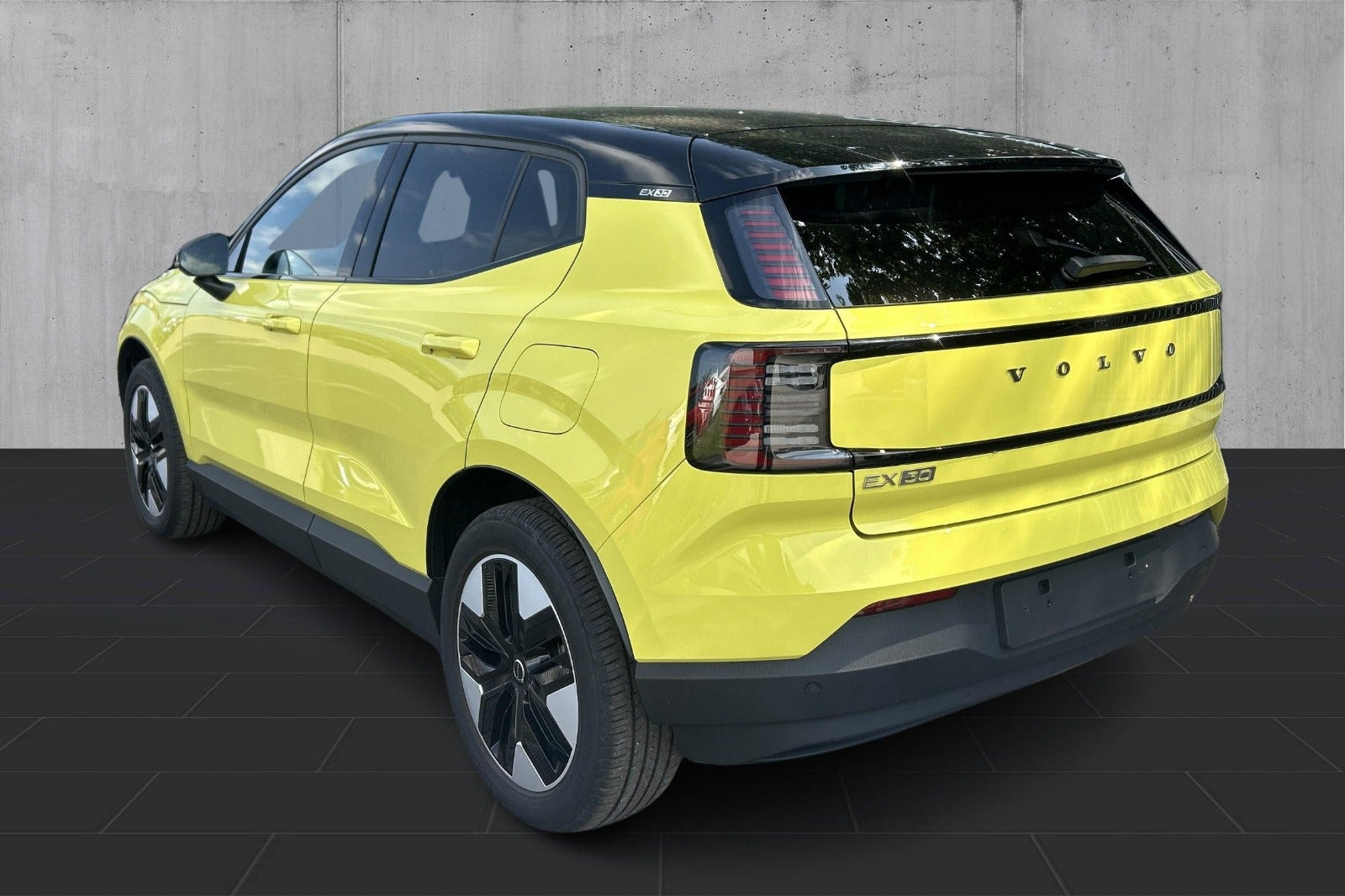Gul Volvo EX30 fra 2024