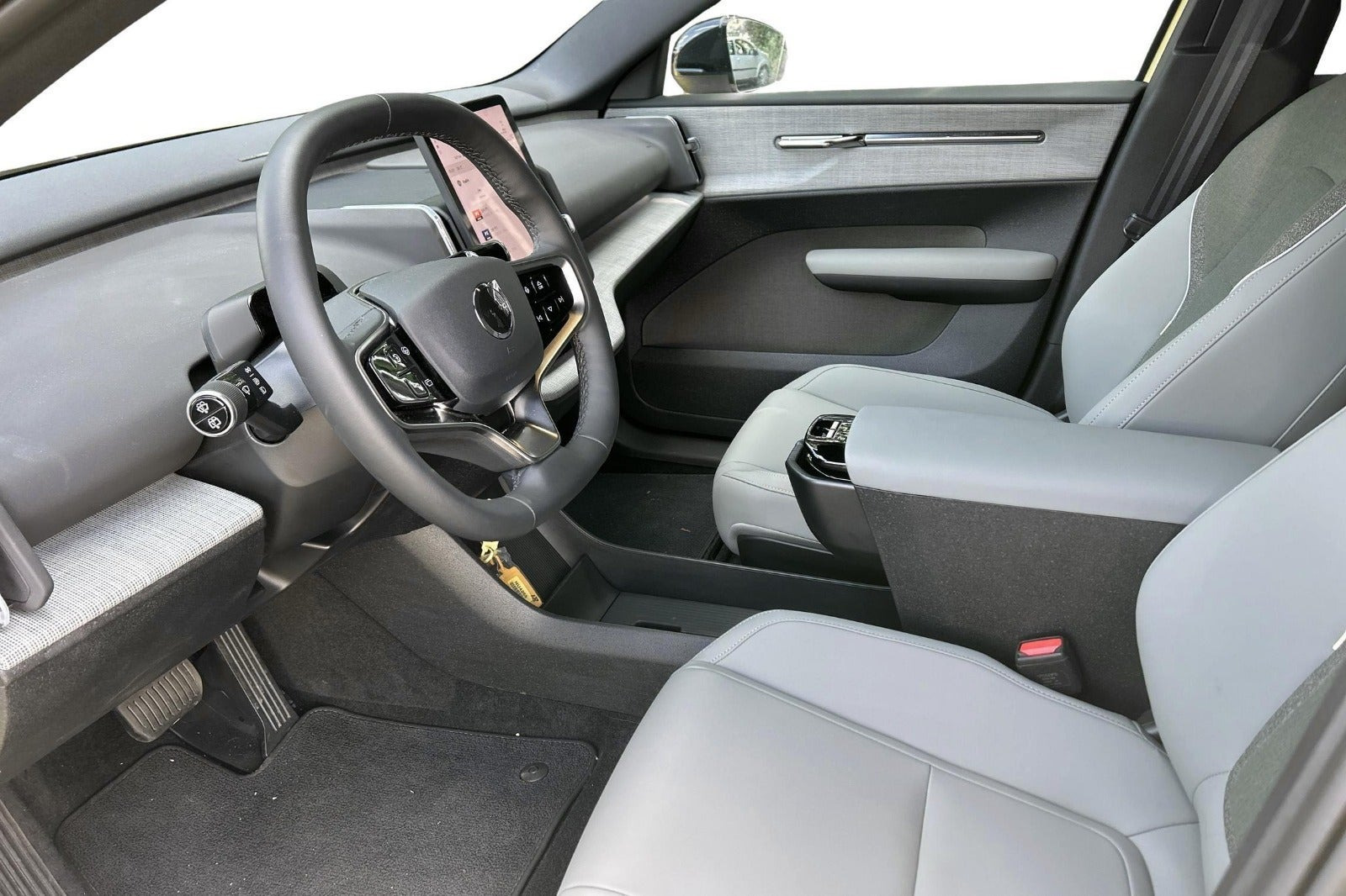 Gul Volvo EX30 fra 2024