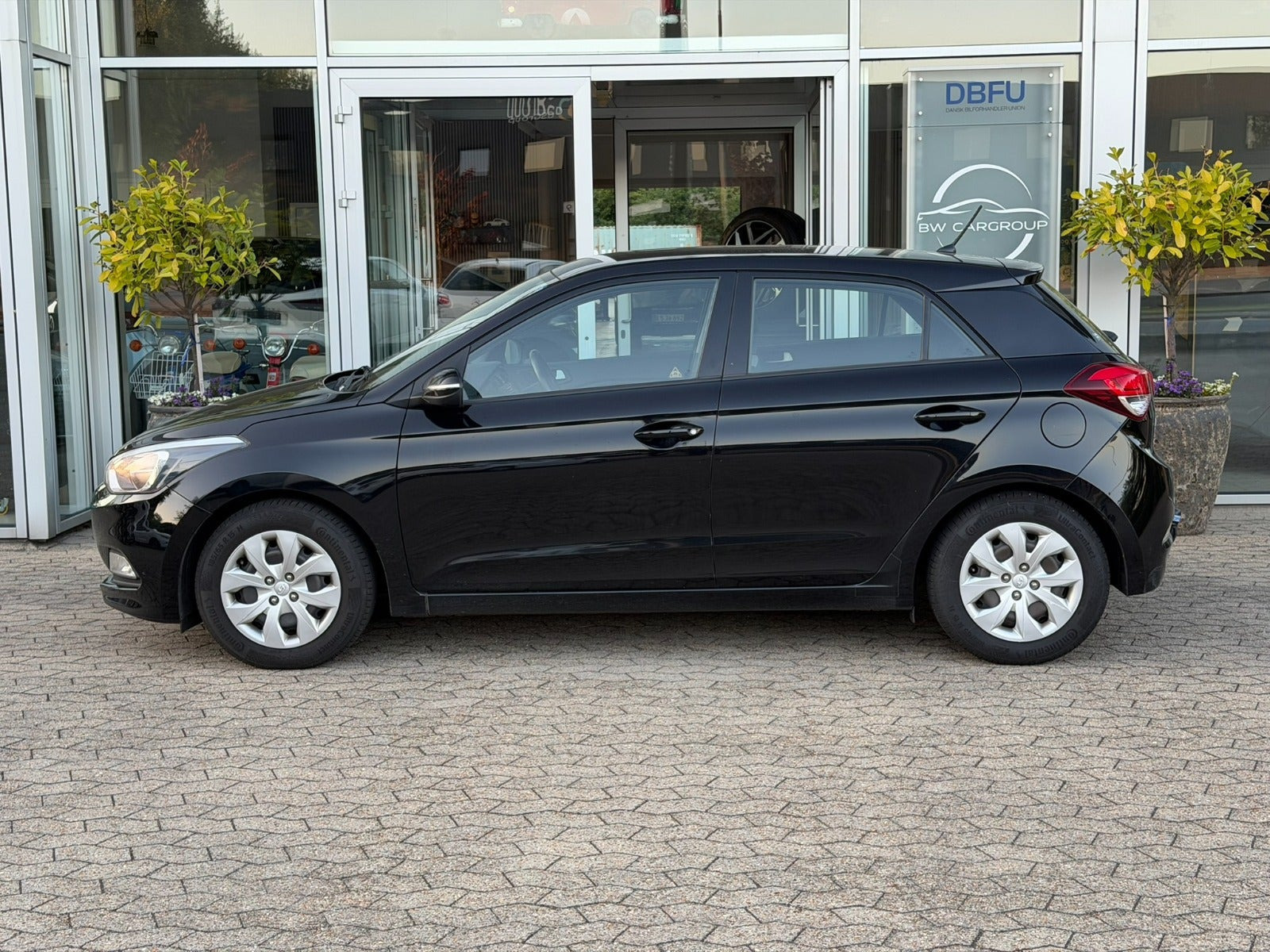 Sort Hyundai i20 fra 2016