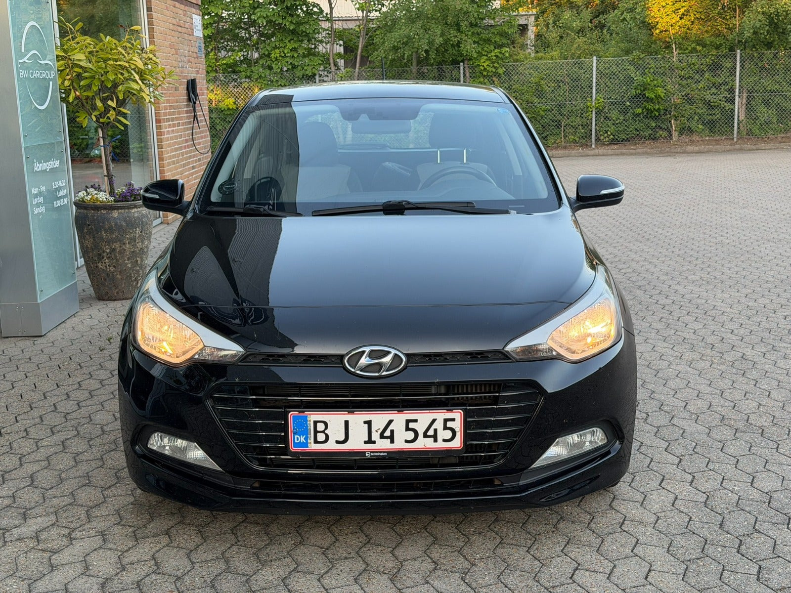 Sort Hyundai i20 fra 2016