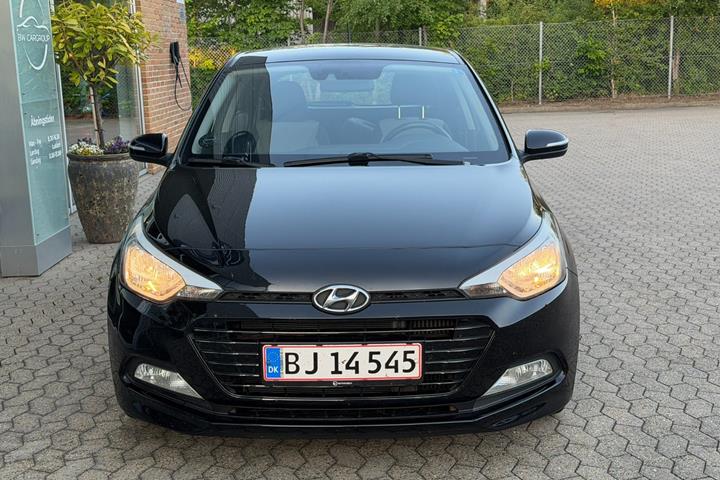 Sort Hyundai i20 fra 2016