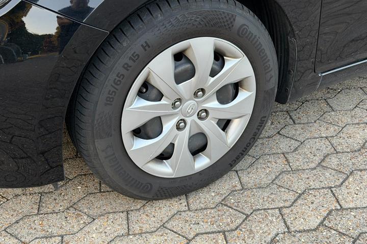 Sort Hyundai i20 fra 2016