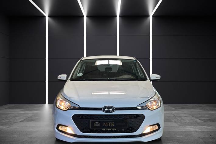 Hvid Hyundai i20 fra 2015