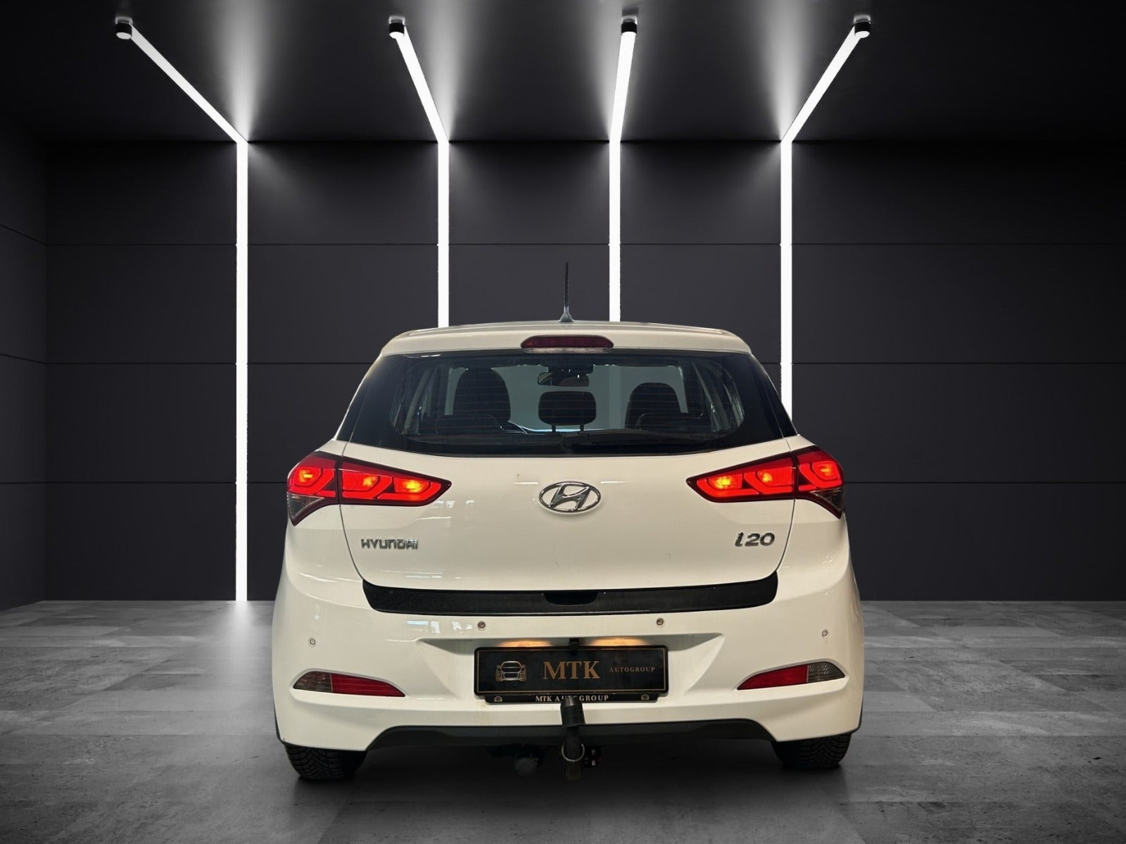 Hvid Hyundai i20 fra 2015