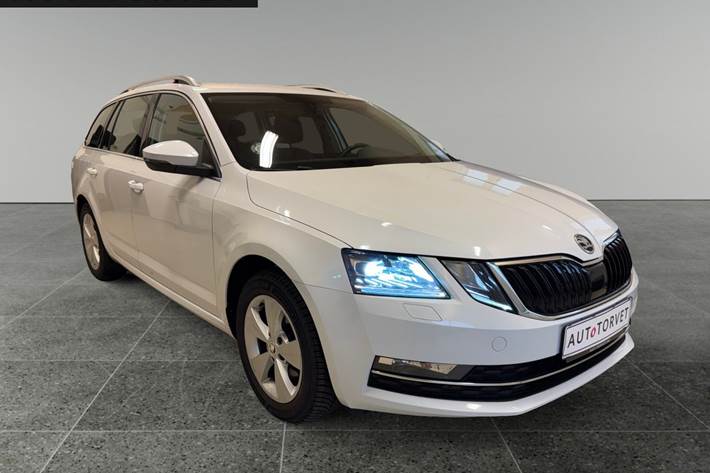 Hvid Skoda Octavia fra 2020