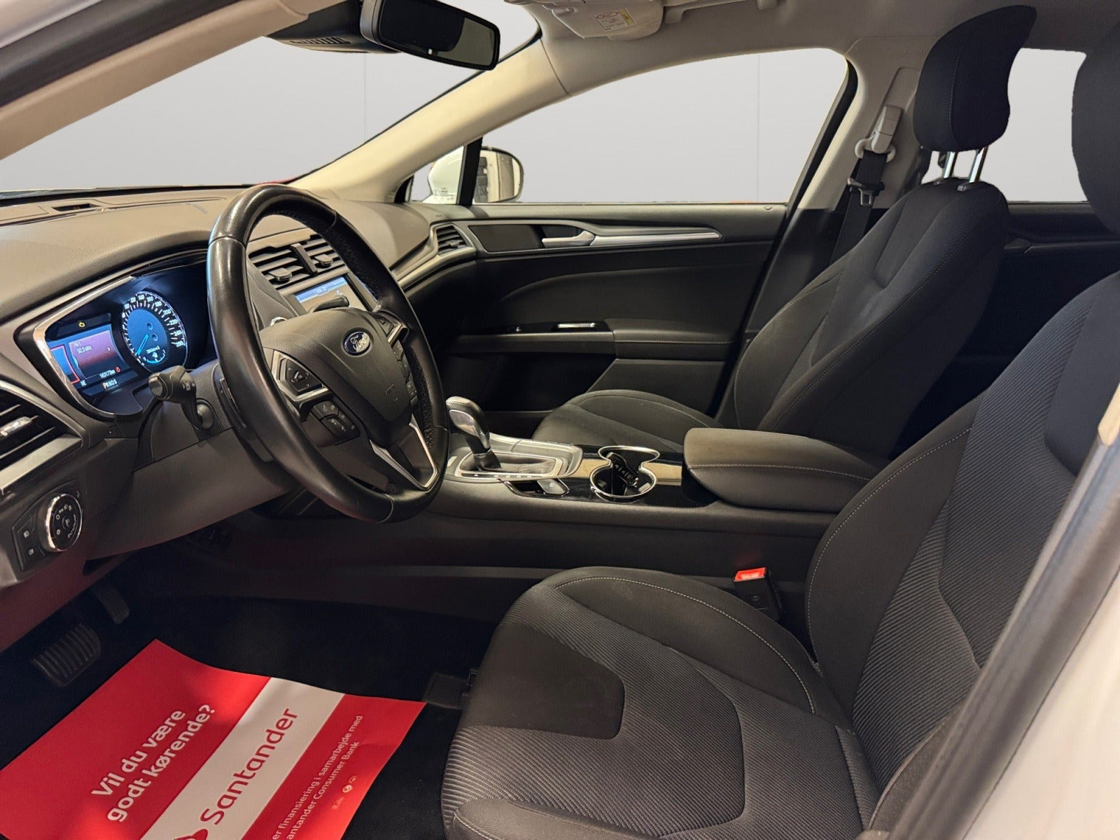 Hvid Ford Mondeo fra 2015