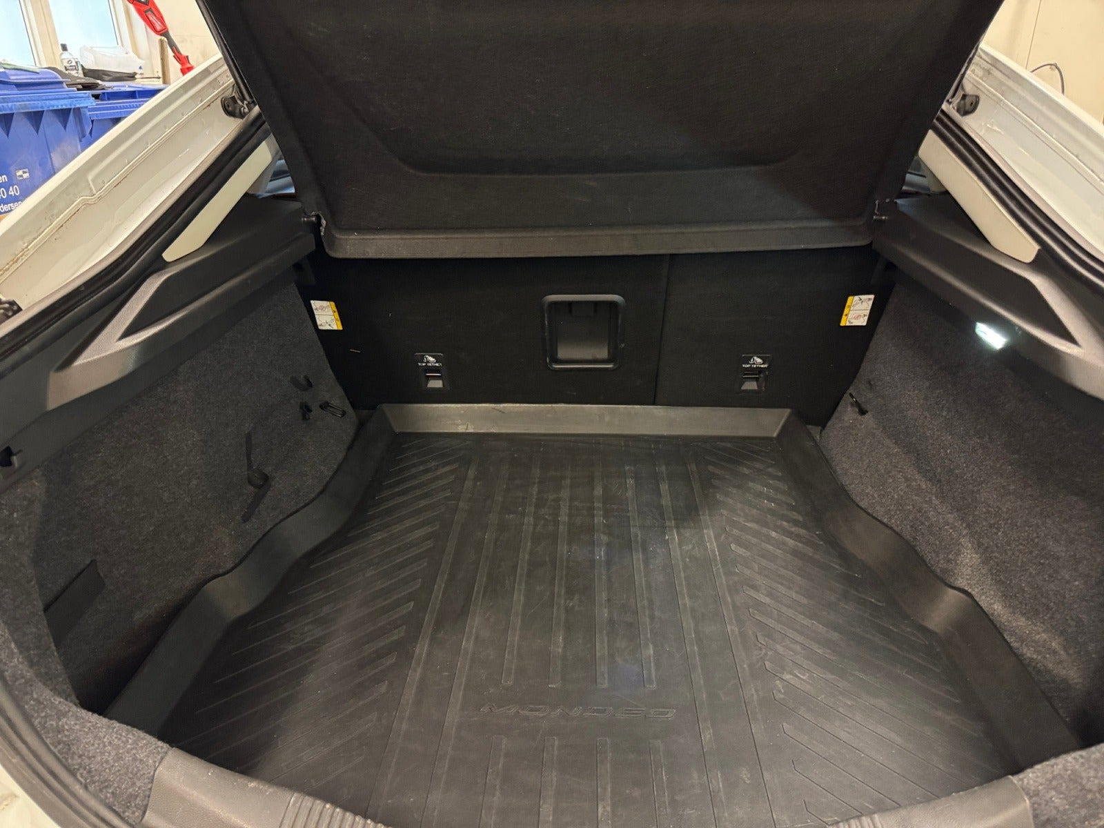 Hvid Ford Mondeo fra 2015