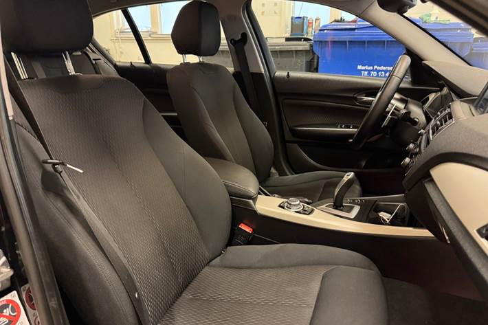Sort BMW 118d fra 2017