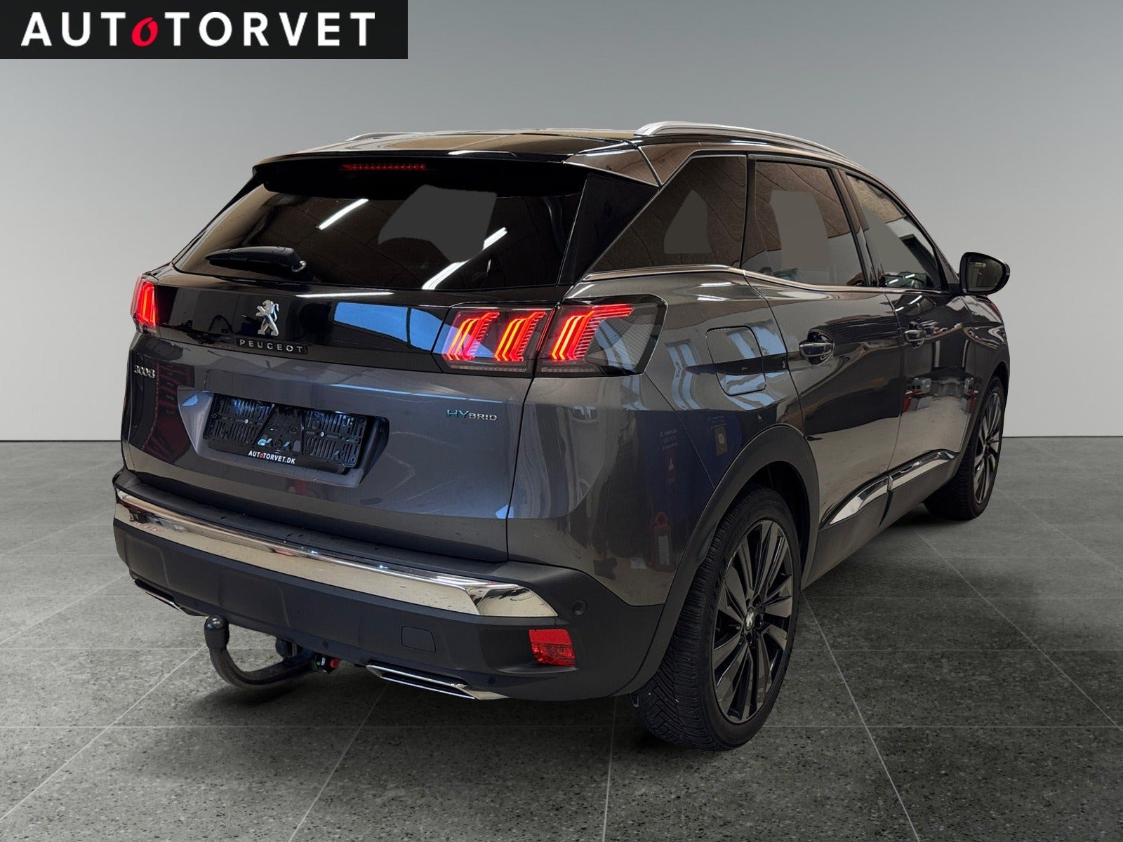 Grå Peugeot 3008 fra 2021