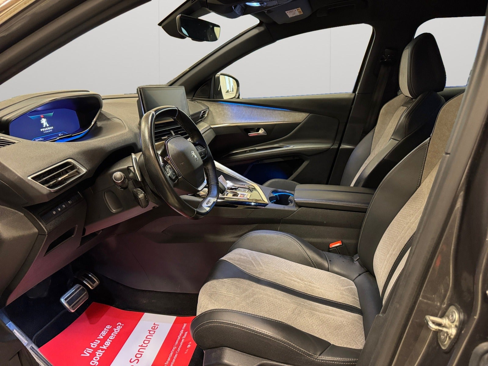 Grå Peugeot 3008 fra 2021