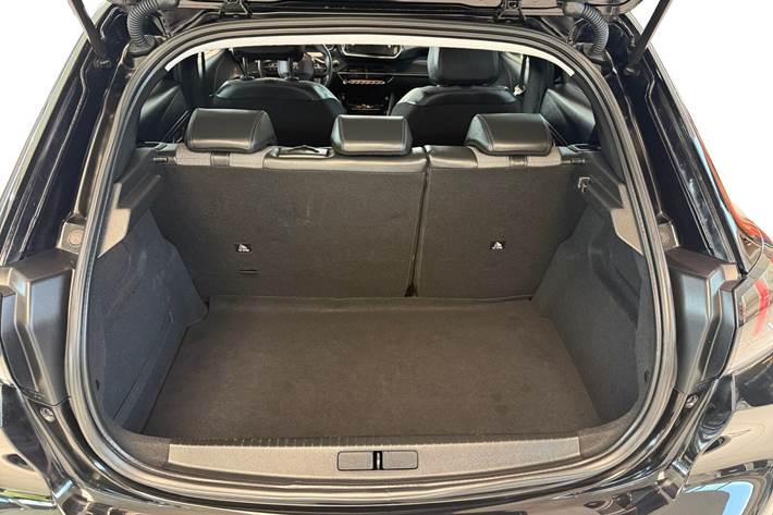 Sort Peugeot e-208 fra 2023