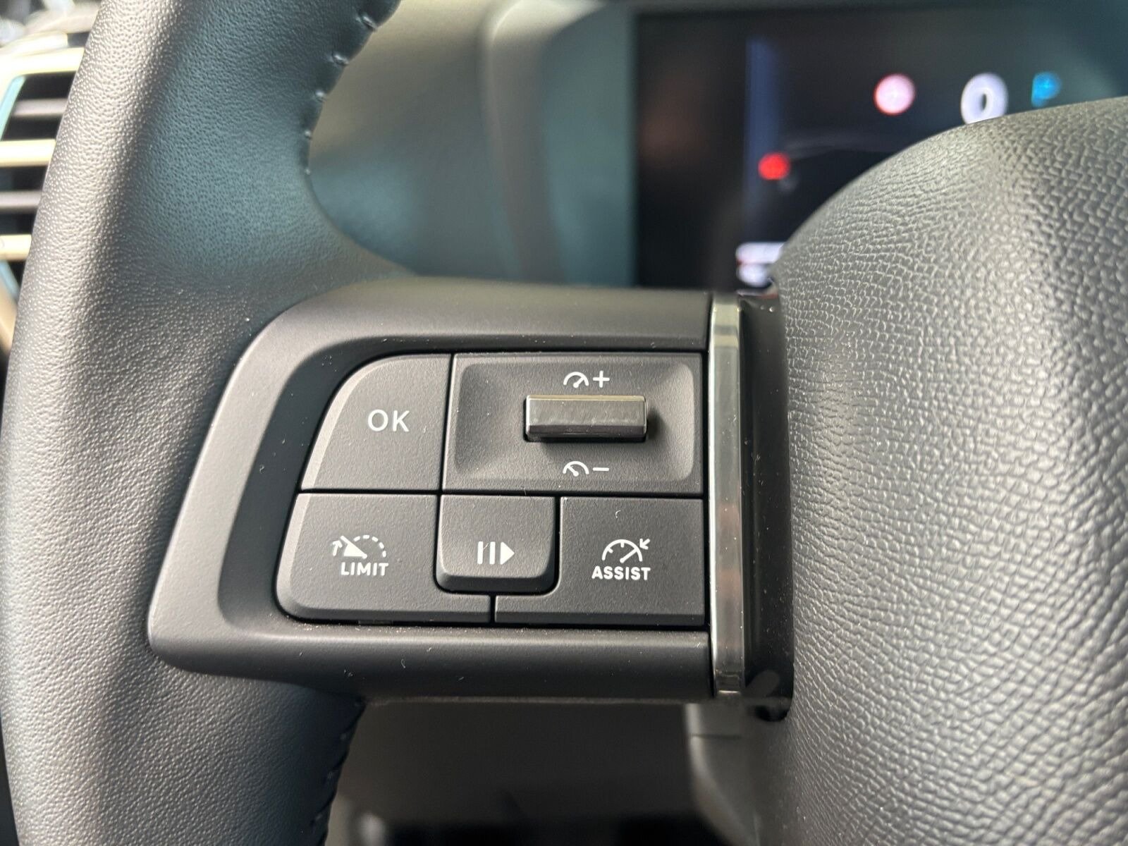 Blå Citroën ë-C4 X fra 2025