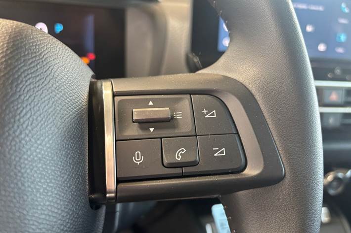 Blå Citroën ë-C4 X fra 2025