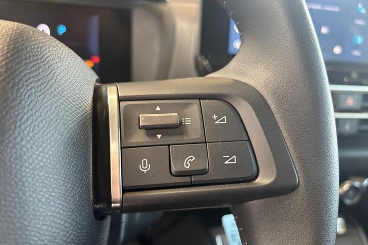 Blå Citroën ë-C4 X fra 2025