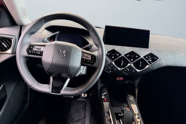 Rød DS DS 3 CrossBack fra 2024