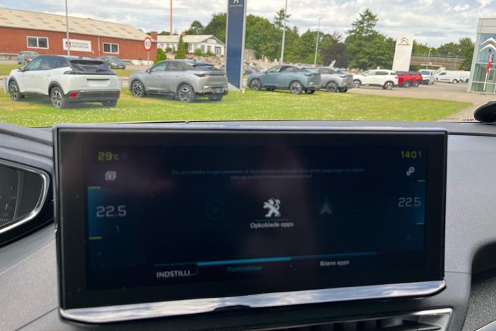 Hvid Peugeot 3008 fra 2021