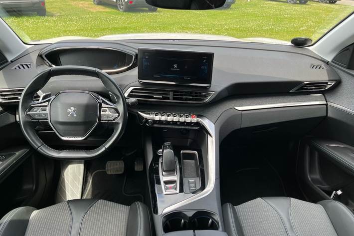 Hvid Peugeot 3008 fra 2021