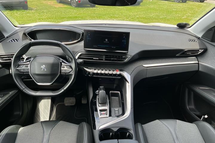 Hvid Peugeot 3008 fra 2021