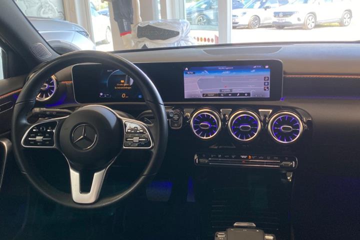 Sort Mercedes A200 d fra 2020