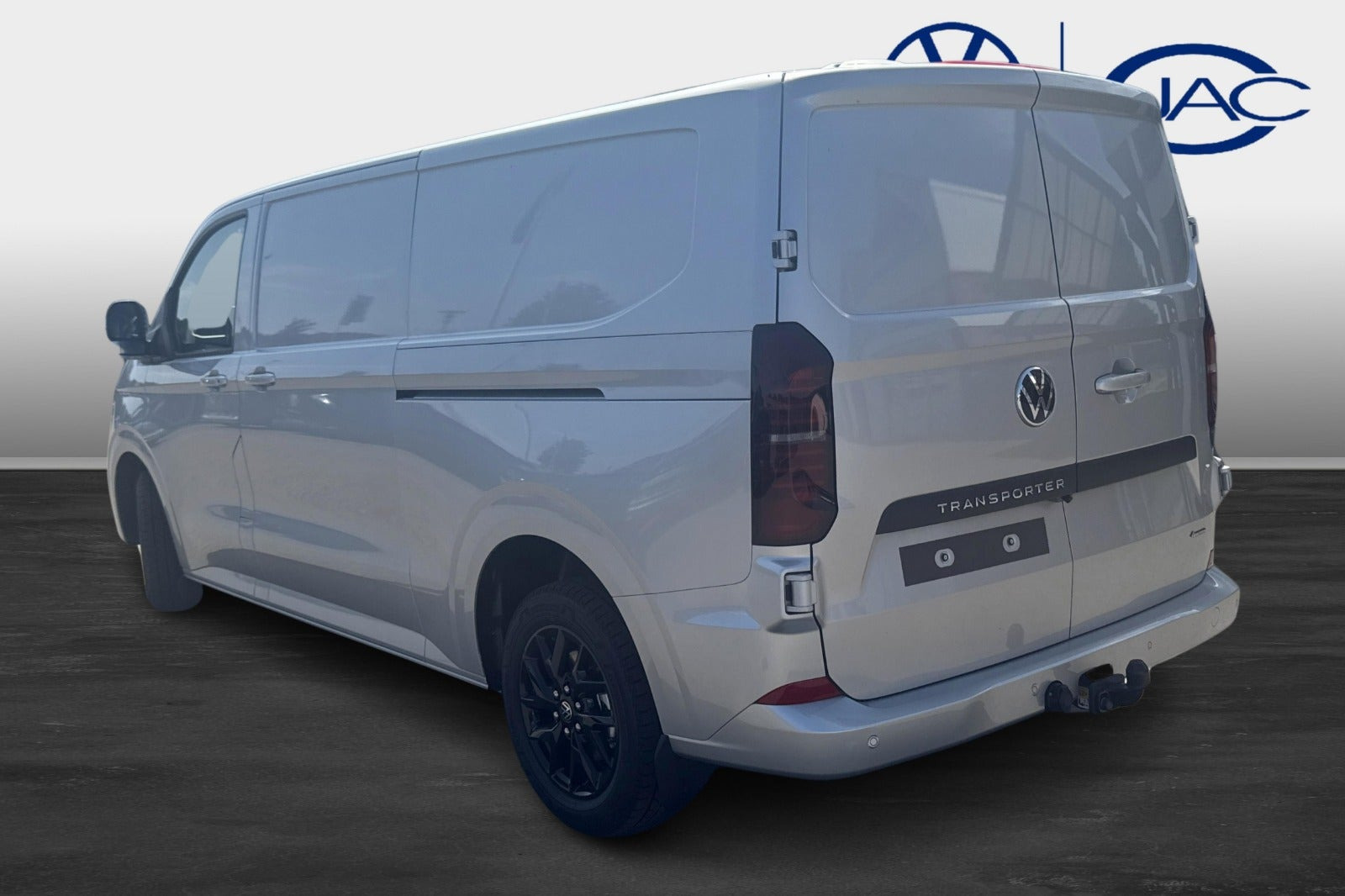 Sølv VW Transporter fra 2026
