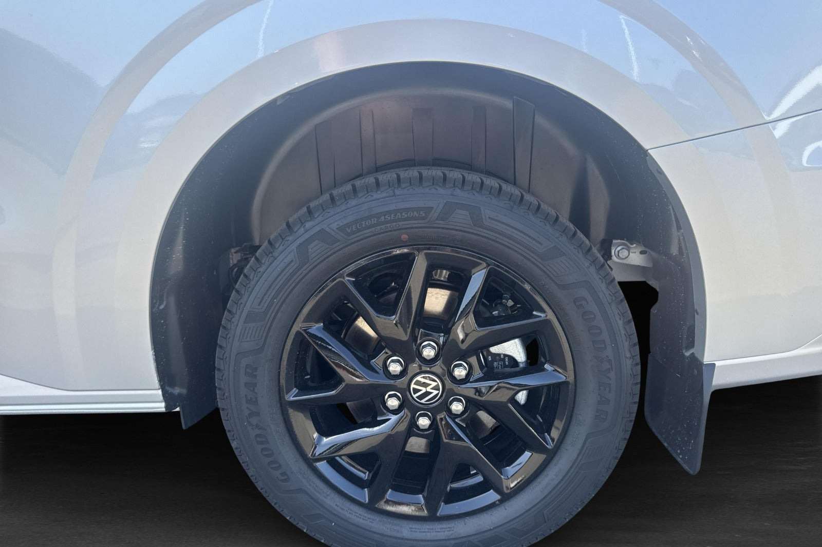 Sølv VW Transporter fra 2026