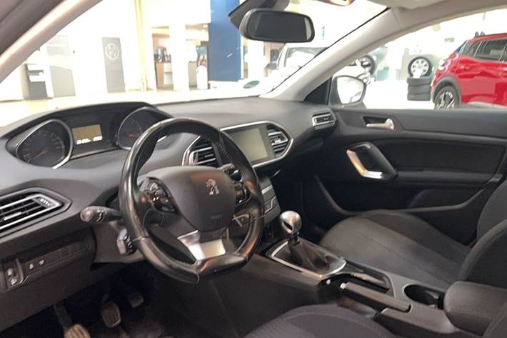 undefined Peugeot 308 fra 2016