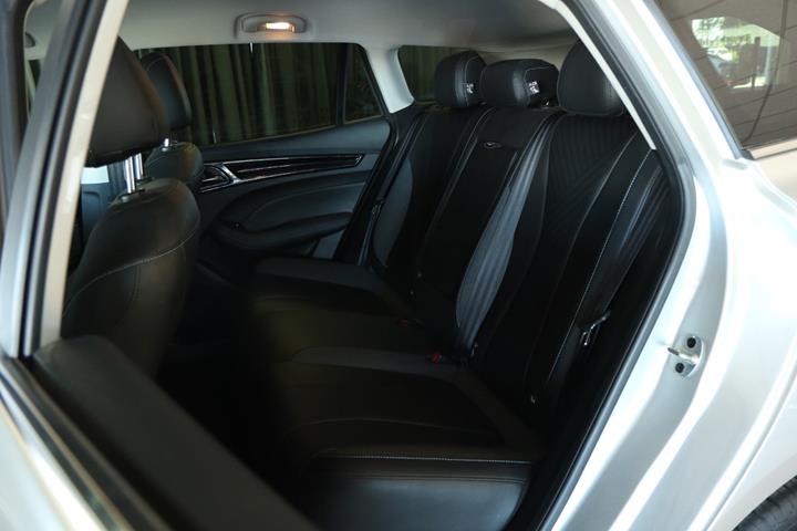 Grøn MG MG5 fra 2023
