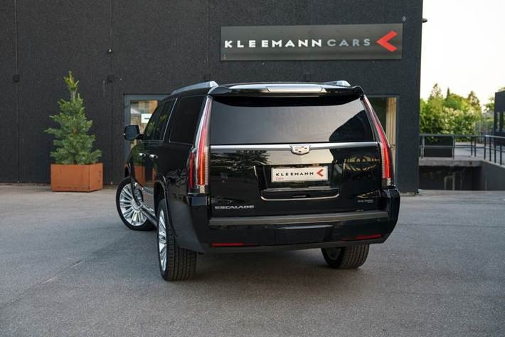 Sort Cadillac Escalade fra 2018