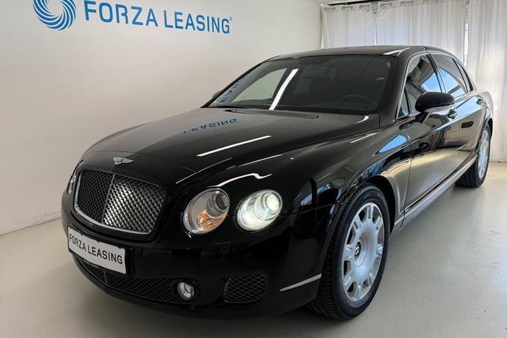 Sort Bentley Continental Flying Spur fra 2009 set udefra