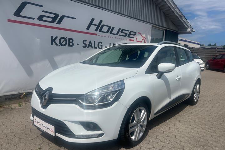 Hvid Renault Clio IV fra 2019 set udefra