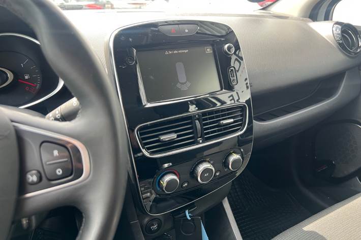 Hvid Renault Clio IV fra 2019