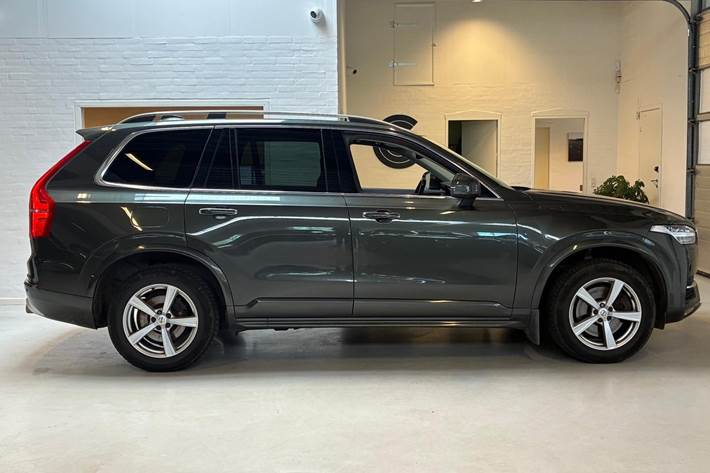 Grå Volvo XC90 fra 2018