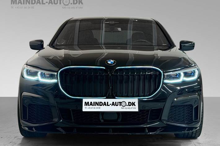 Grøn BMW 745e fra 2019