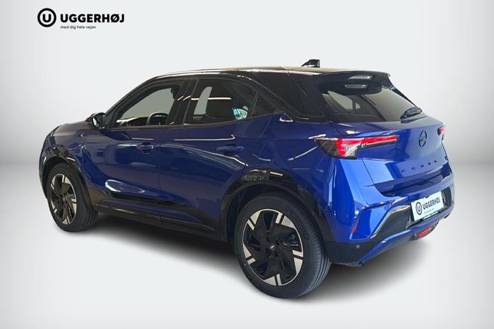 Blå Opel Mokka-e fra 2025