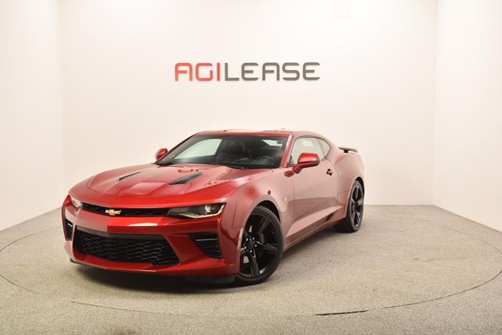Rød Chevrolet Camaro fra 2018 set udefra