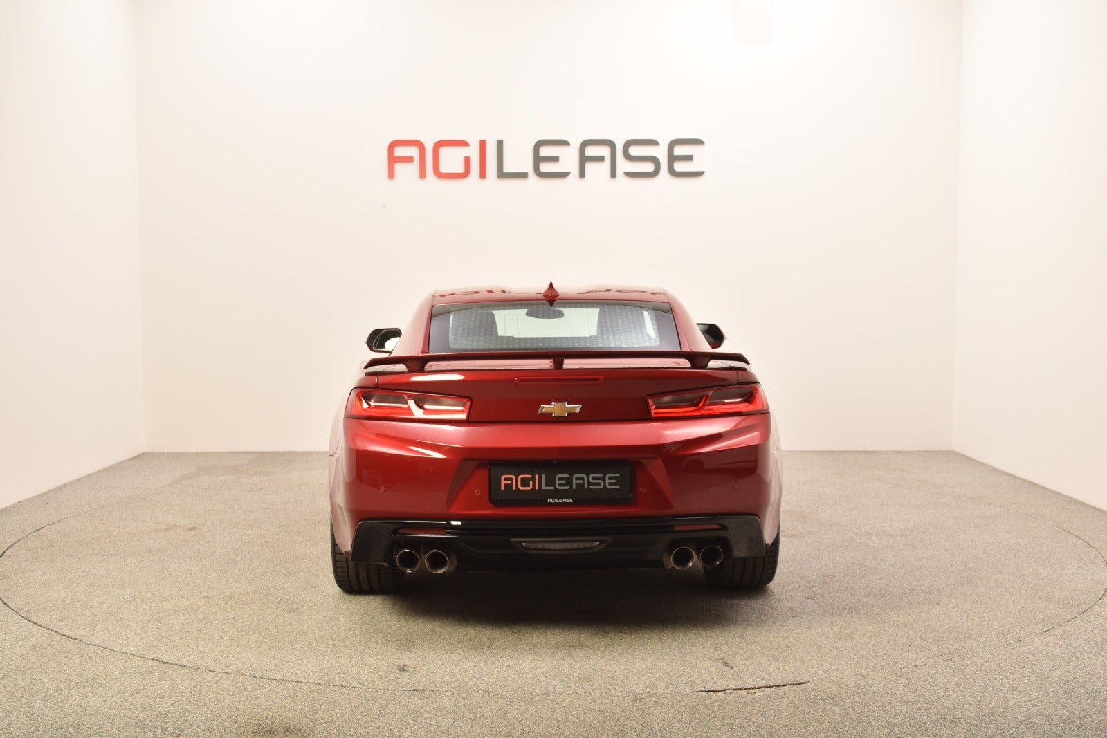 Rød Chevrolet Camaro fra 2018 set udefra