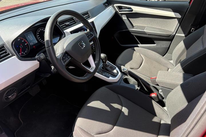 Rød Seat Arona fra 2019