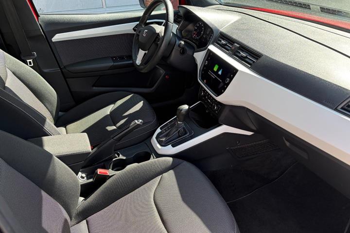 Rød Seat Arona fra 2019